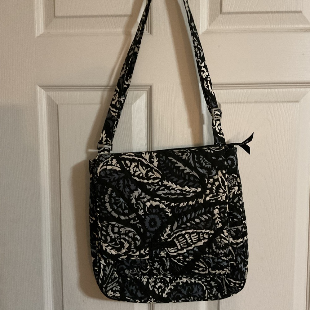 Vera Bradley Hipster Crossbody Paisley Noir Shoulder Tote Quilted Bag